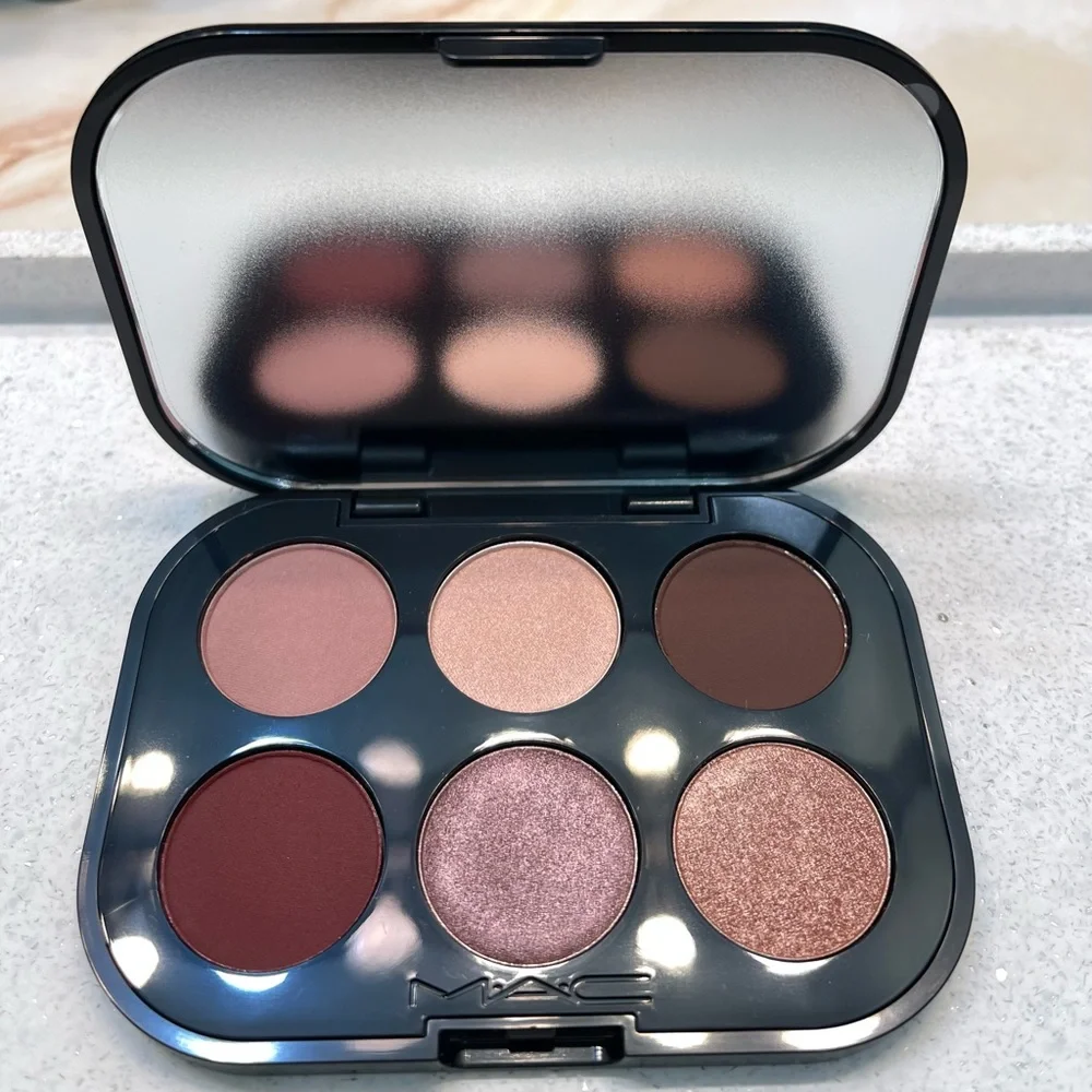 MAC ~ ‘EMBEDDED IN BURGUNDY’ ~ Connect In Colour Eye Shadow Palette ~ FS ~ NIB